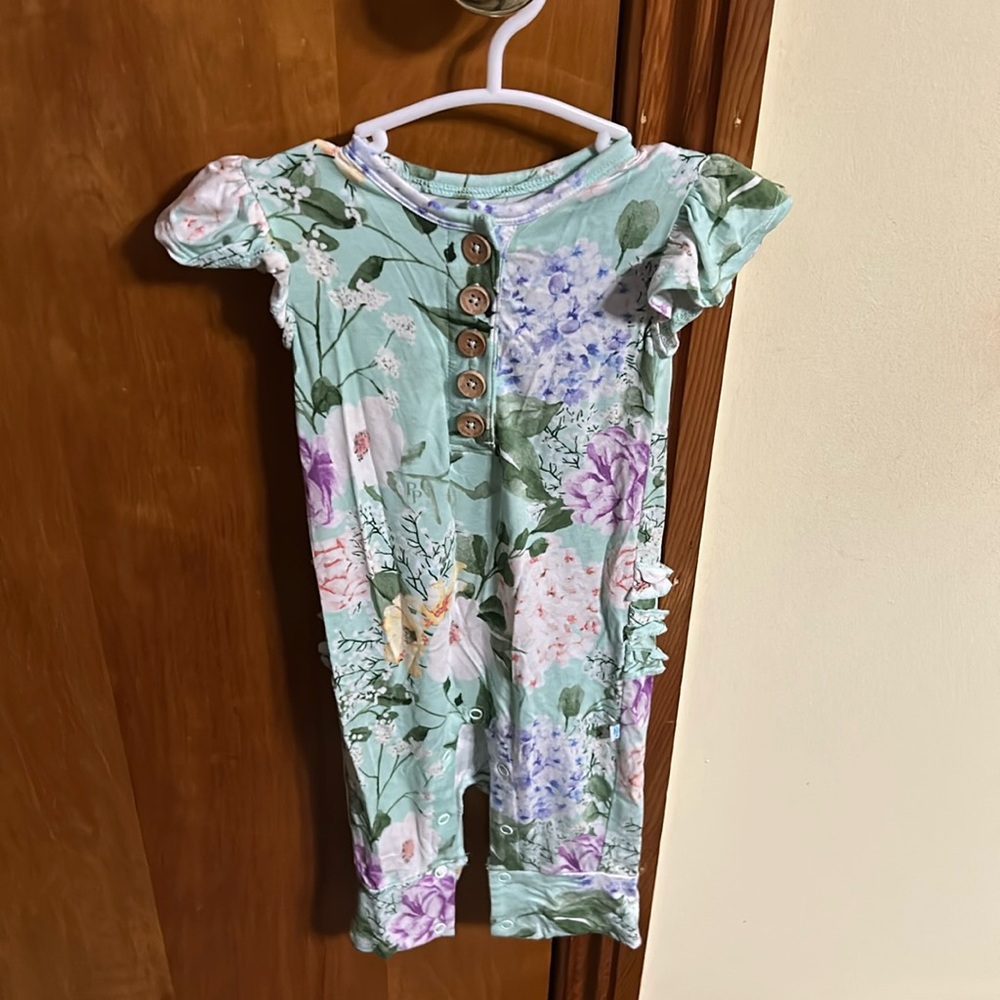 Posh peanut romper “Erin” 6-9 months. Smoke free/pet friendly home